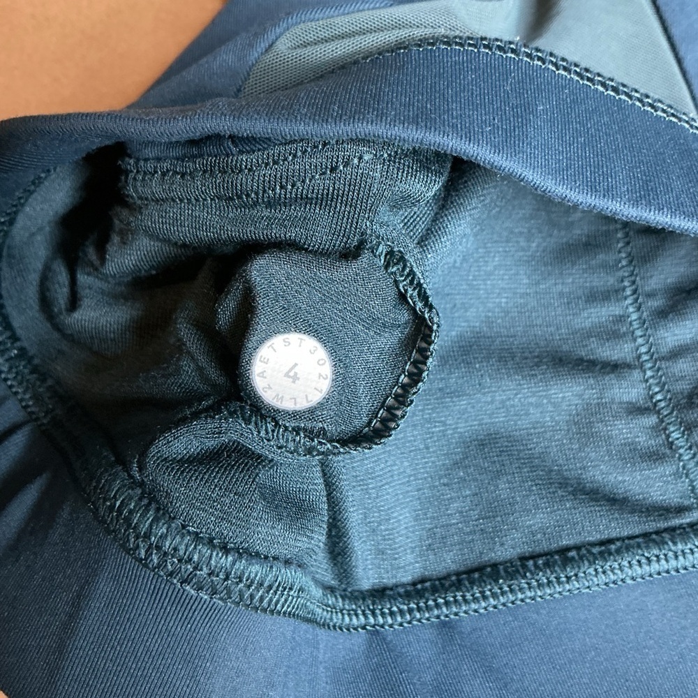 Lululemon Athletica invigorate bra Hong Kong sar green size 4 - Picture 7 of 8